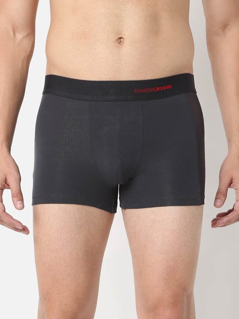 UnderJeans by Spykar Black Round Neck Regular Fit Trunks-picture-42