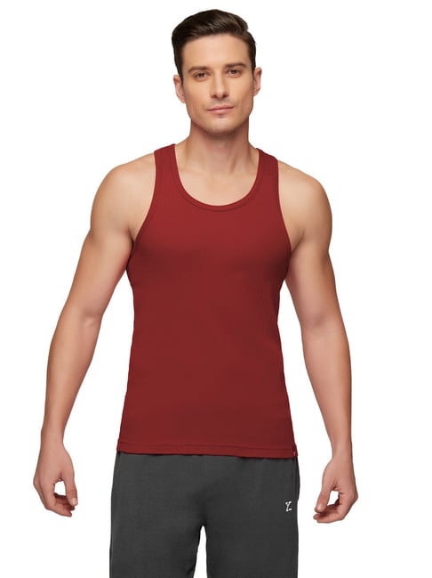 XYXX Red Regular Fit Vest-picture-40
