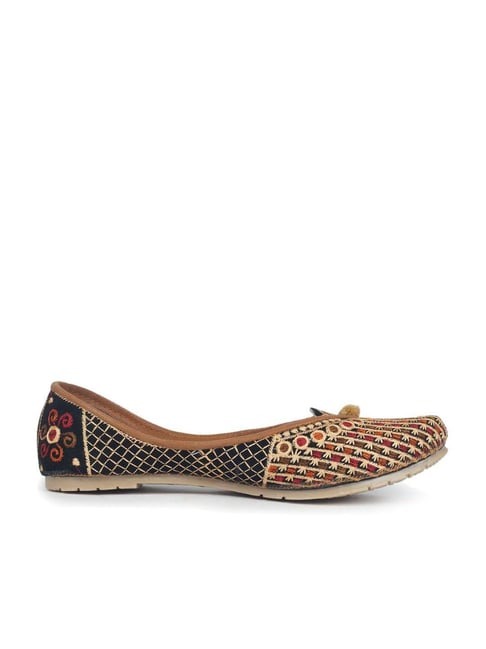 The Desi Dulhan Women's Multicolour Ethnic Juttis Price in India