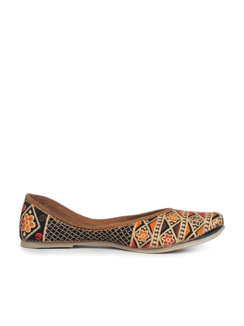 The Desi Dulhan Women's Multicolour Ethnic Juttis Price in India