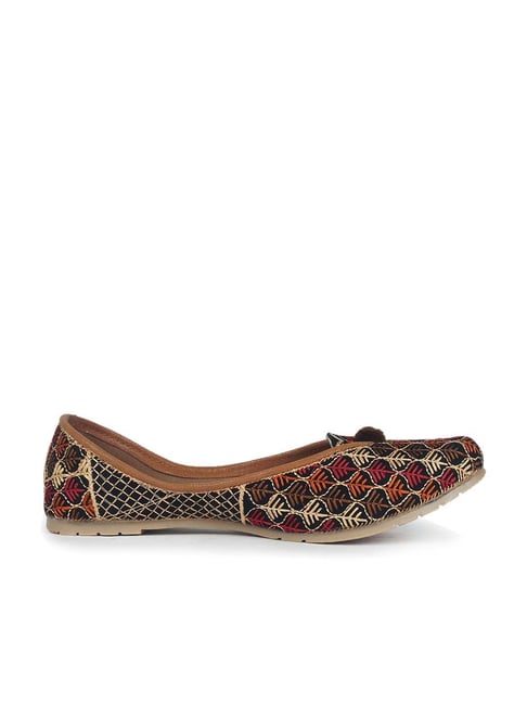 The Desi Dulhan Women's Multicolour Ethnic Juttis Price in India