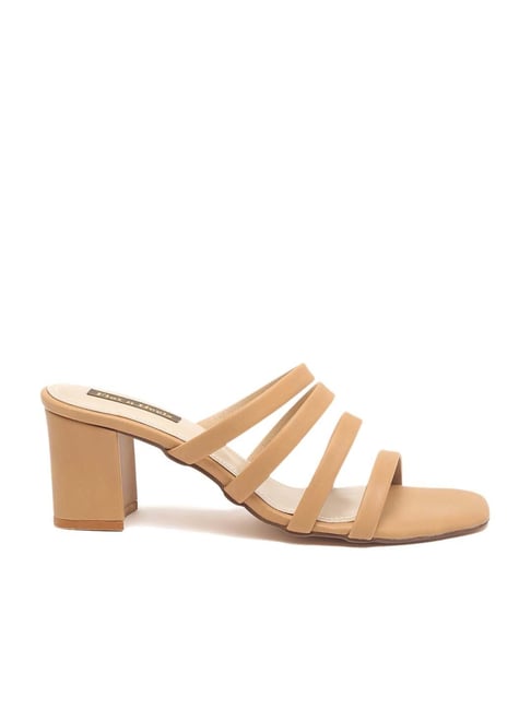 Flat N Heels Women's Beige Casual Sandals