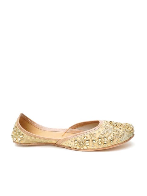 Ta Chic Women's Golden Ethnic Juttis Price in India