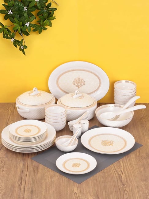 40 piece dish outlet set