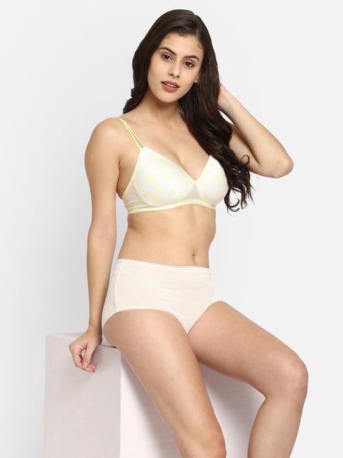 Buy YamamaY Bronze Adhesive Bra Cups (Size- 34C) for Women Online @ Tata  CLiQ Luxury