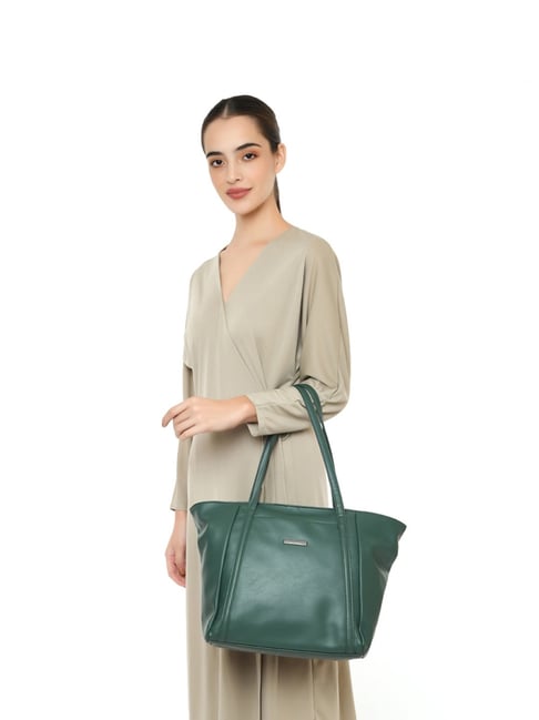 Caprese green solid hot sale shoulder bag