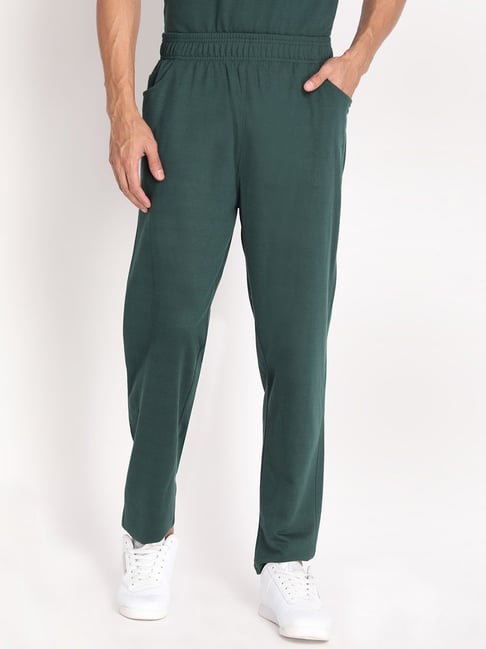 15 Brown Pants Outfit Womens | Green pants women, Dark green pants, Green  pants outfit