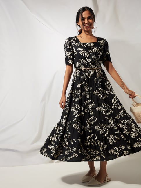 Buy online Black Floral Print Tiered Dress from western wear for Women by  Sheetal Associates for ₹429 at 79% off