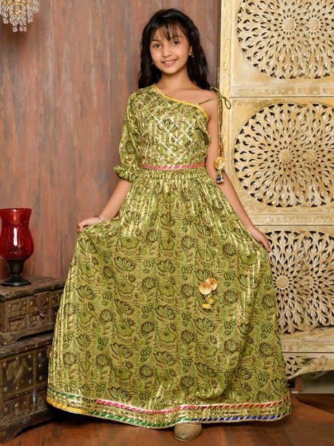 Green Floral Digital Printed Art Silk Bridal Lehenga Choli | Bridal lehenga  choli, Lehenga choli, Bridal lehenga