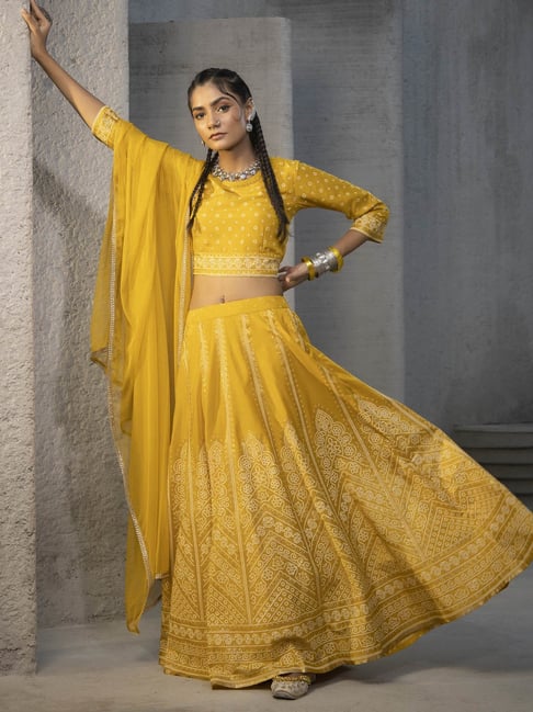 Mustard Yellow Lehenga Choli In Organza With Floral Embroidery Online -  Kalki Fashion | Lehenga saree design, Lengha blouse designs, Designer  dresses indian