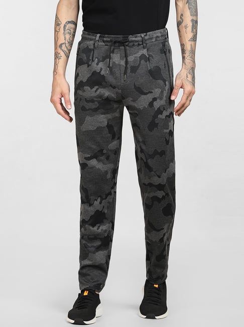 Nike grey cheap camo joggers