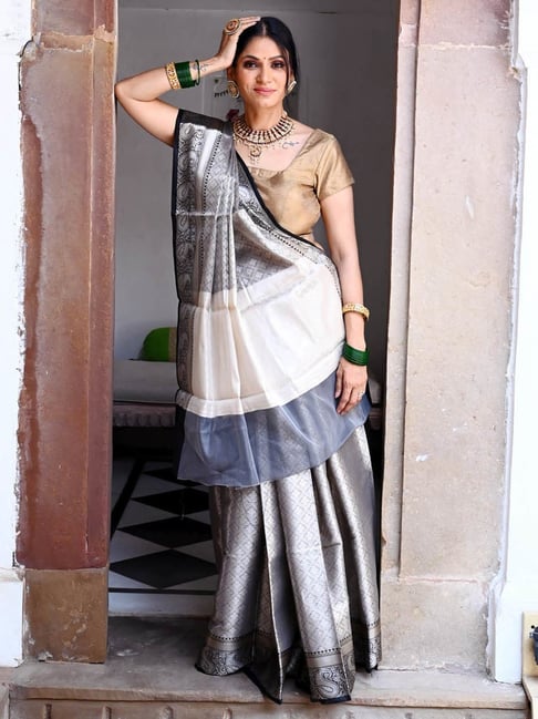 Satrani Grey & Black Printed Saree With Unstitched Blouse