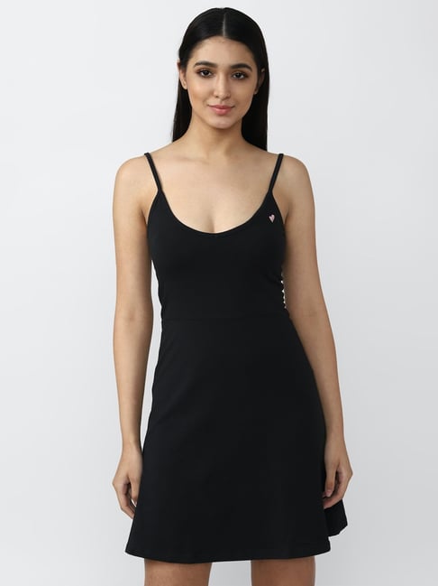 Forever 21 Velvet Pin Dot Bodycon Dress Black/gold ($45) ❤ liked on  Polyvore featuring dresses, long-sleeve maxi… | Kleider, Langärmliges  kleid, Kleidung entwerfen