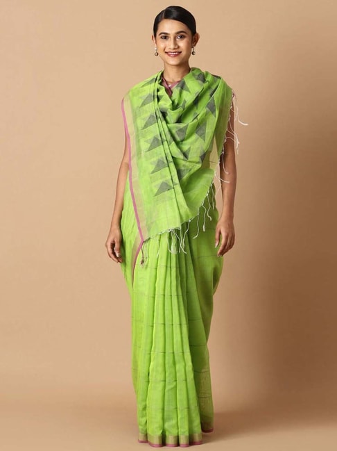 Taneira Green Silk Striped Saree With Unstitched Blouse Price in India