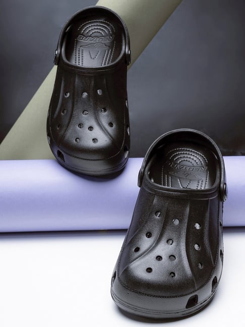 Red Tape Men's Black Back Strap Clogs