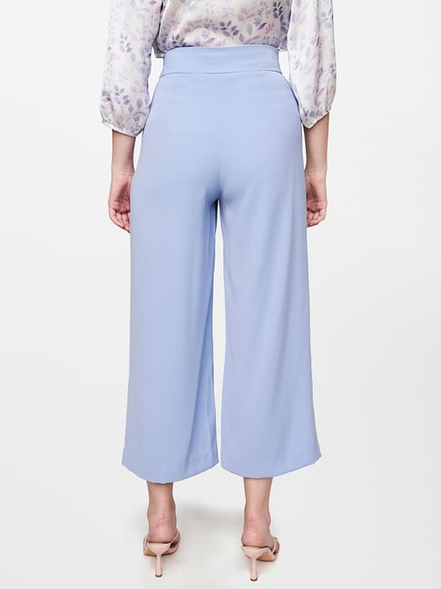 Blue cropped pants