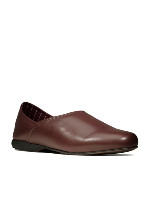 Clarks store burgundy loafers