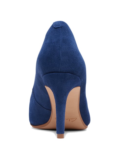 Navy heels clarks deals