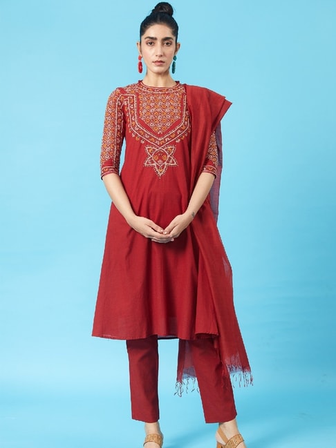 Okhai Monarch Maroon Pure Cotton Hand Embroidered Kurta Pant Set With Dupatta Price in India