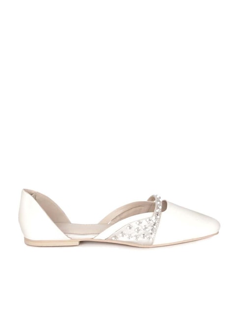 W Women's Wmaura White D'orsay Shoes Price in India