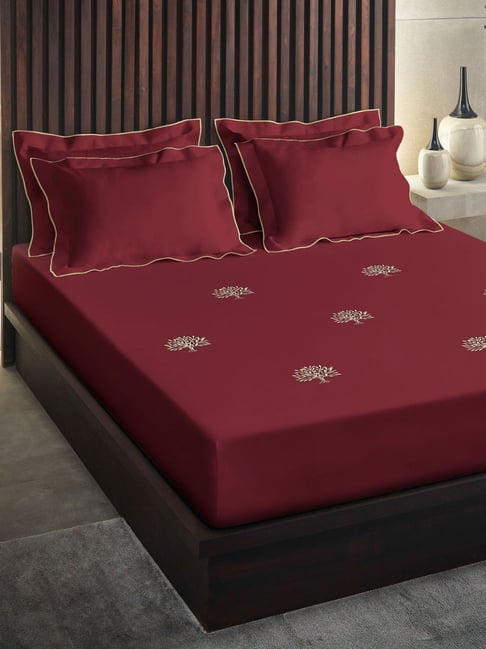 DDECOR Live beautiful Motif Sangria Red 180 TC Cotton King Bed Sheet with 2 Pillow Covers