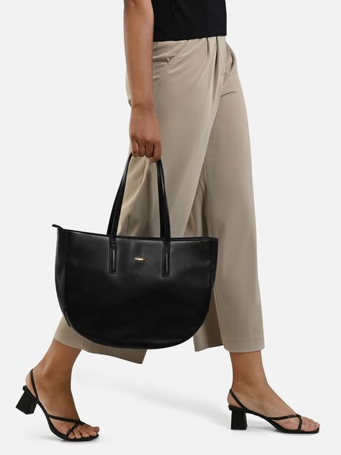Buy IRTH Black Solid Medium Handbag Online At Best Price @ Tata CLiQ