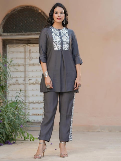 Buy Grey Solid Silk Trousers Online at Rs.296 | Libas