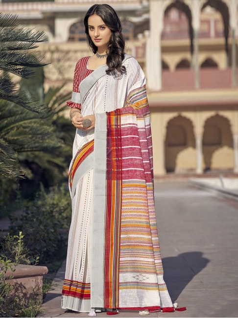 Satrani White Floral Print Saree With Unstitched Blouse Price in India