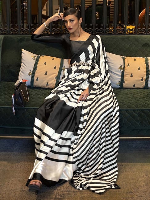 Drashti Dhami Madhubala saree black & White retro style | Drashti dhami,  Retro fashion, Saree