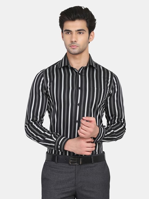 Blackberrys Black Cotton Slim Fit Striped Shirt