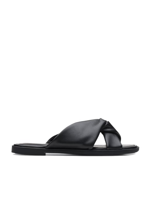 Clarks Women s Reyna Twist Black Cross Strap Sandals