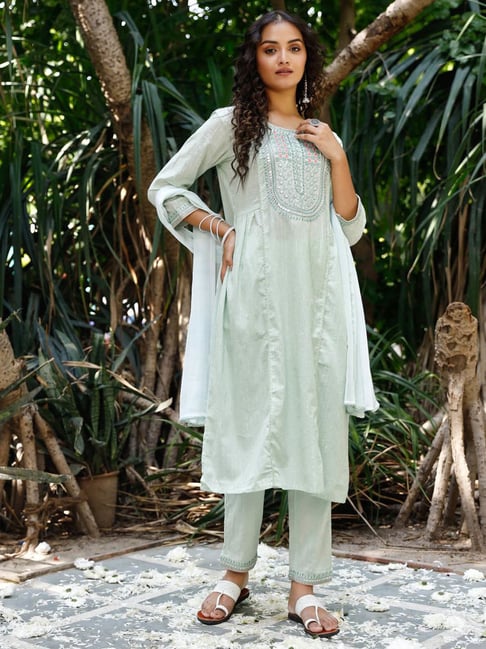 Embroidered Kurta Pant Set With Dupatta