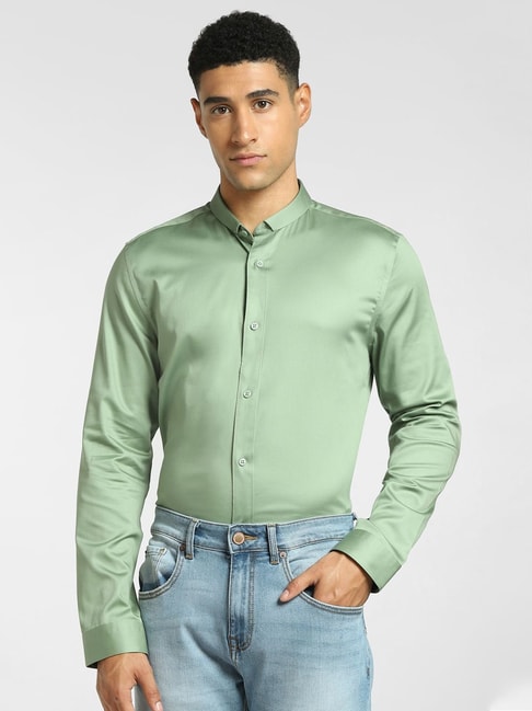 Spring Color Combos That'll Help You Stand Out | Mens outfits, Green pants  men, Mens style guide