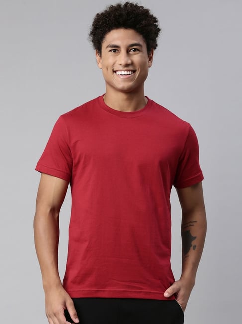 Buy Levi's Red Cotton Regular Fit T-Shirt for Mens Online Tata CLiQ