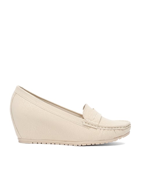 Flat N Heels Women's Beige Wedge Loafers