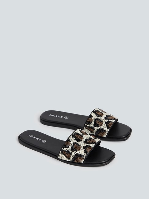 Buy Beige Flat Sandals for Women by GNIST Online | Ajio.com