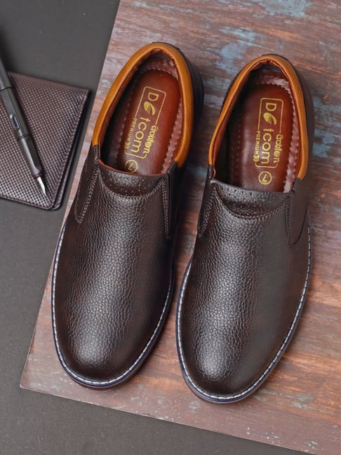 Action brown casual store shoes