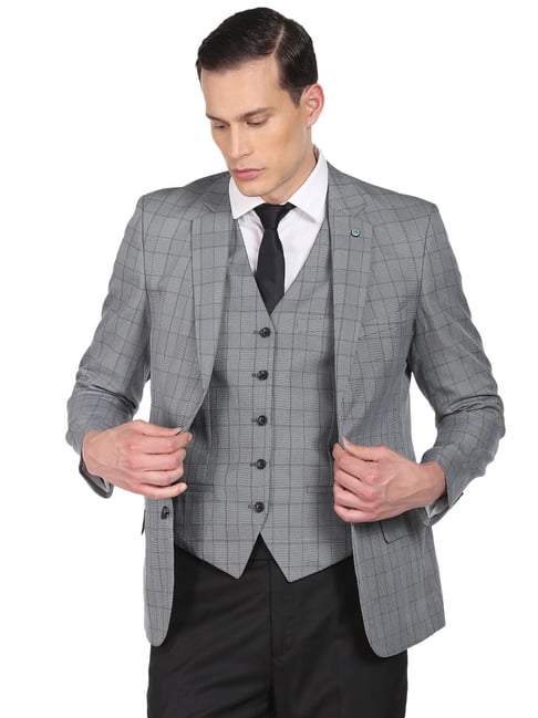 Buy Arrow Tailored Regular Fit Three Piece Suit - NNNOW.com