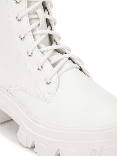 Forever 21 2024 white boots