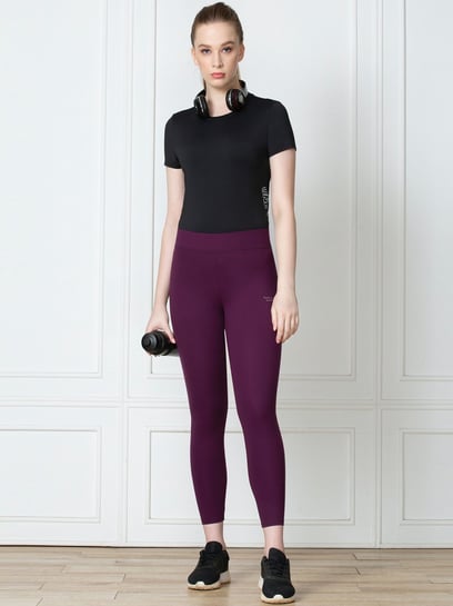 Purple yoga pants on sale outfit