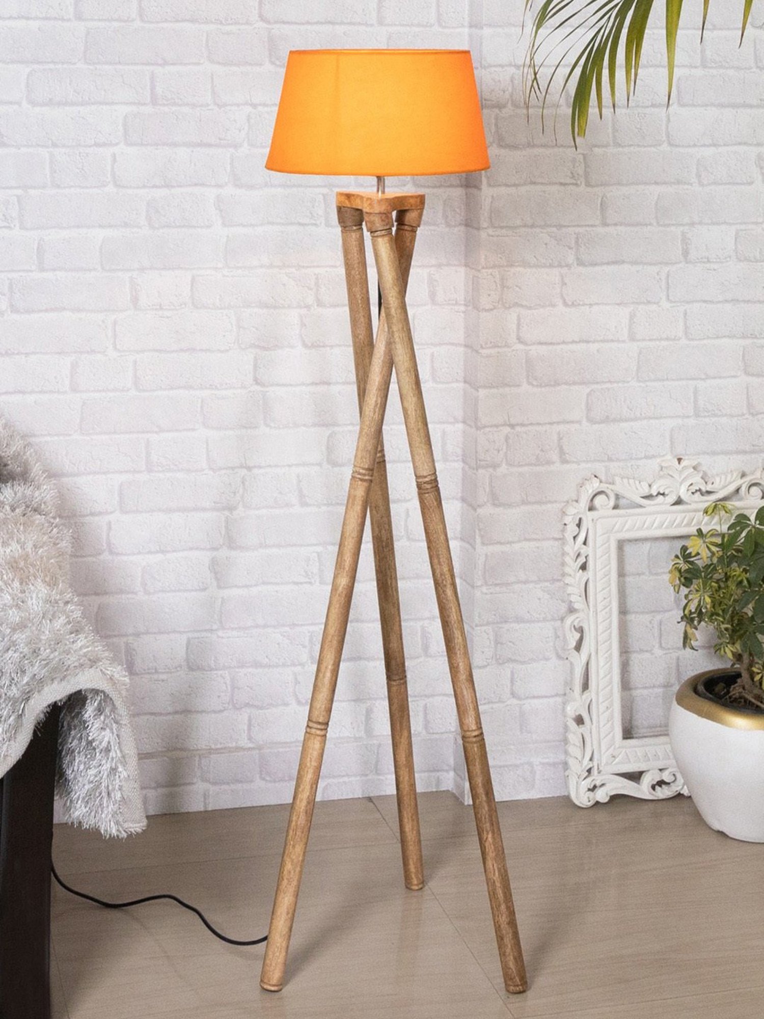 Tripod shop lamp stand