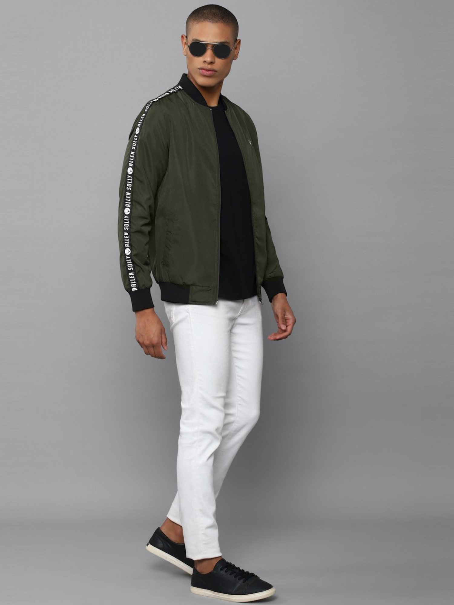Amazon Sale Offers: Get up to 75% off on men's jackets and sweatshirts from  Fort Collins, Van Heusen and more | - Times of India