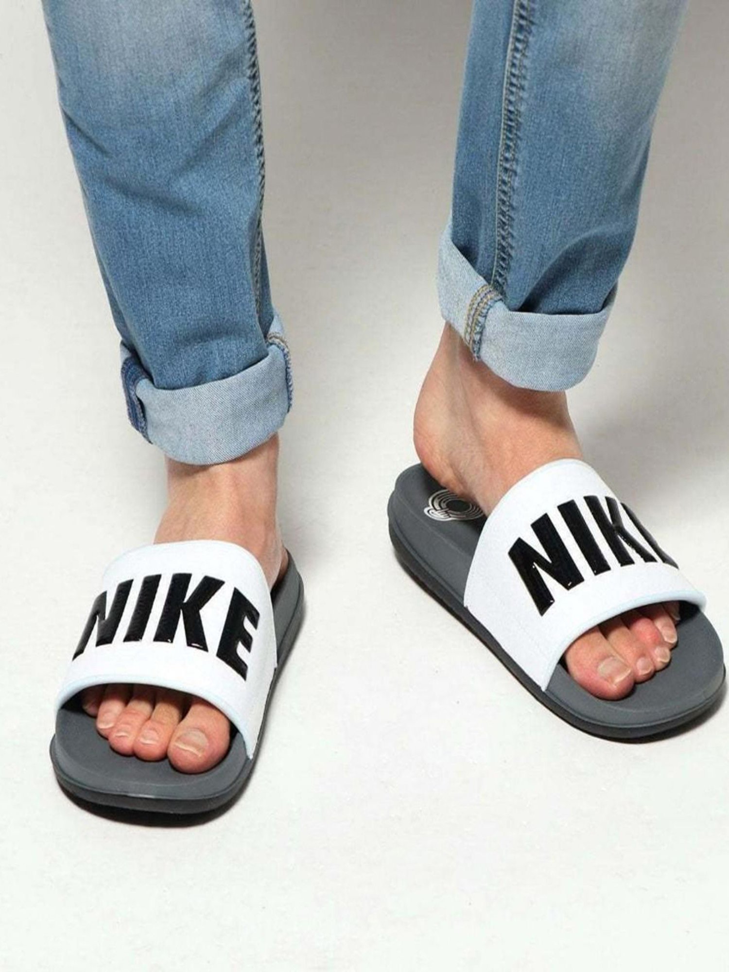 White nike 2024 slides mens