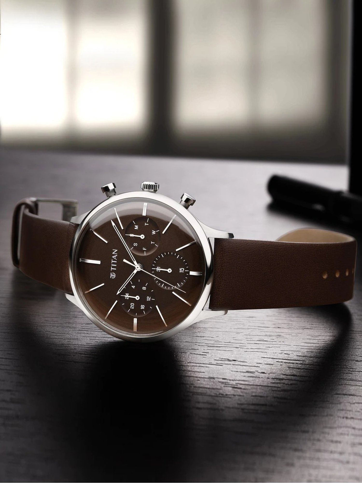 Titan chronograph best sale leather watch