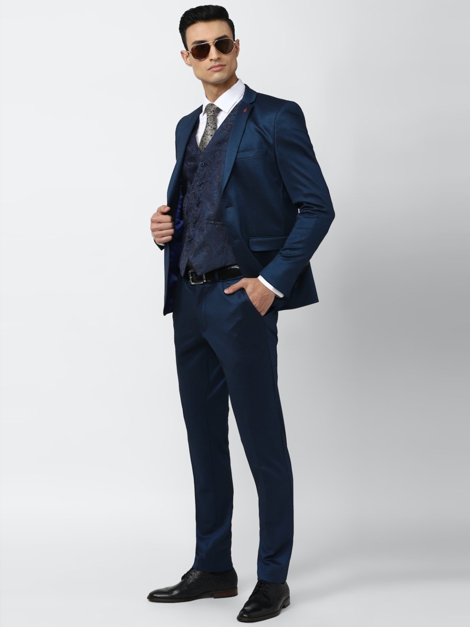 Van store heusen suits