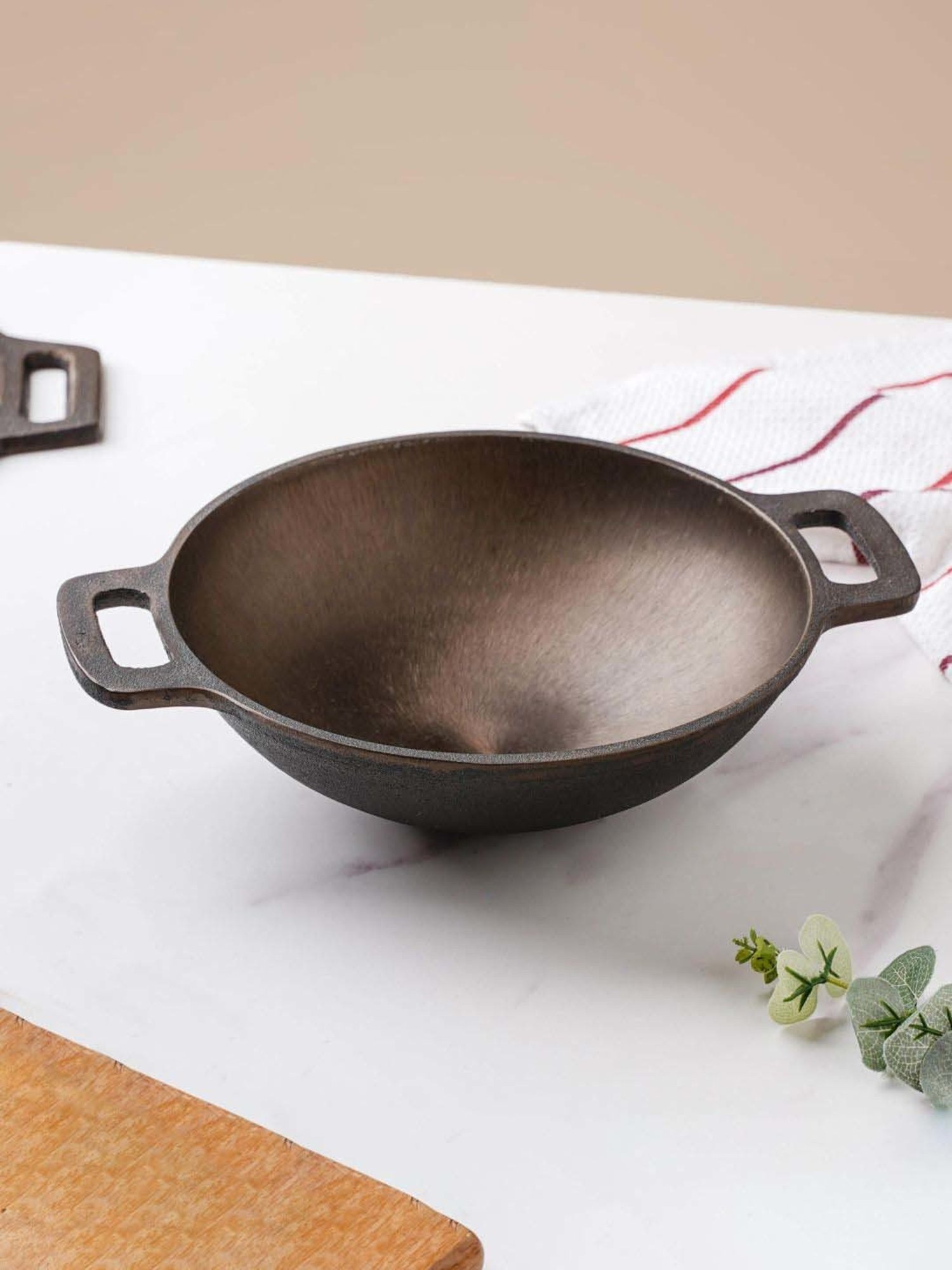 Buy Cast Iron Kadai, Get Upto 70% off