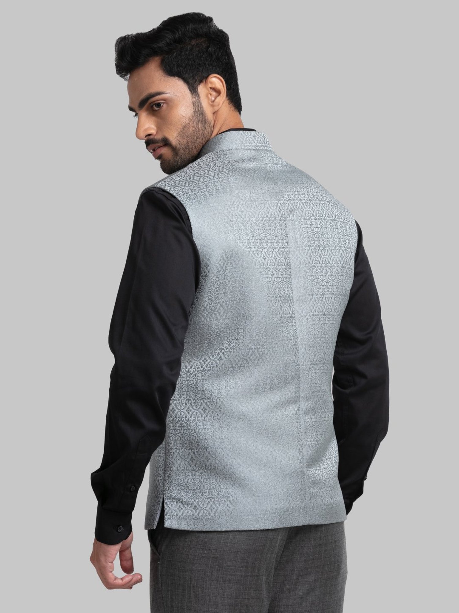 Buy online Blue Solid Nehru Jacket from Jackets for Men by Raymond for  ₹2000 at 60% off | 2024 Limeroad.com