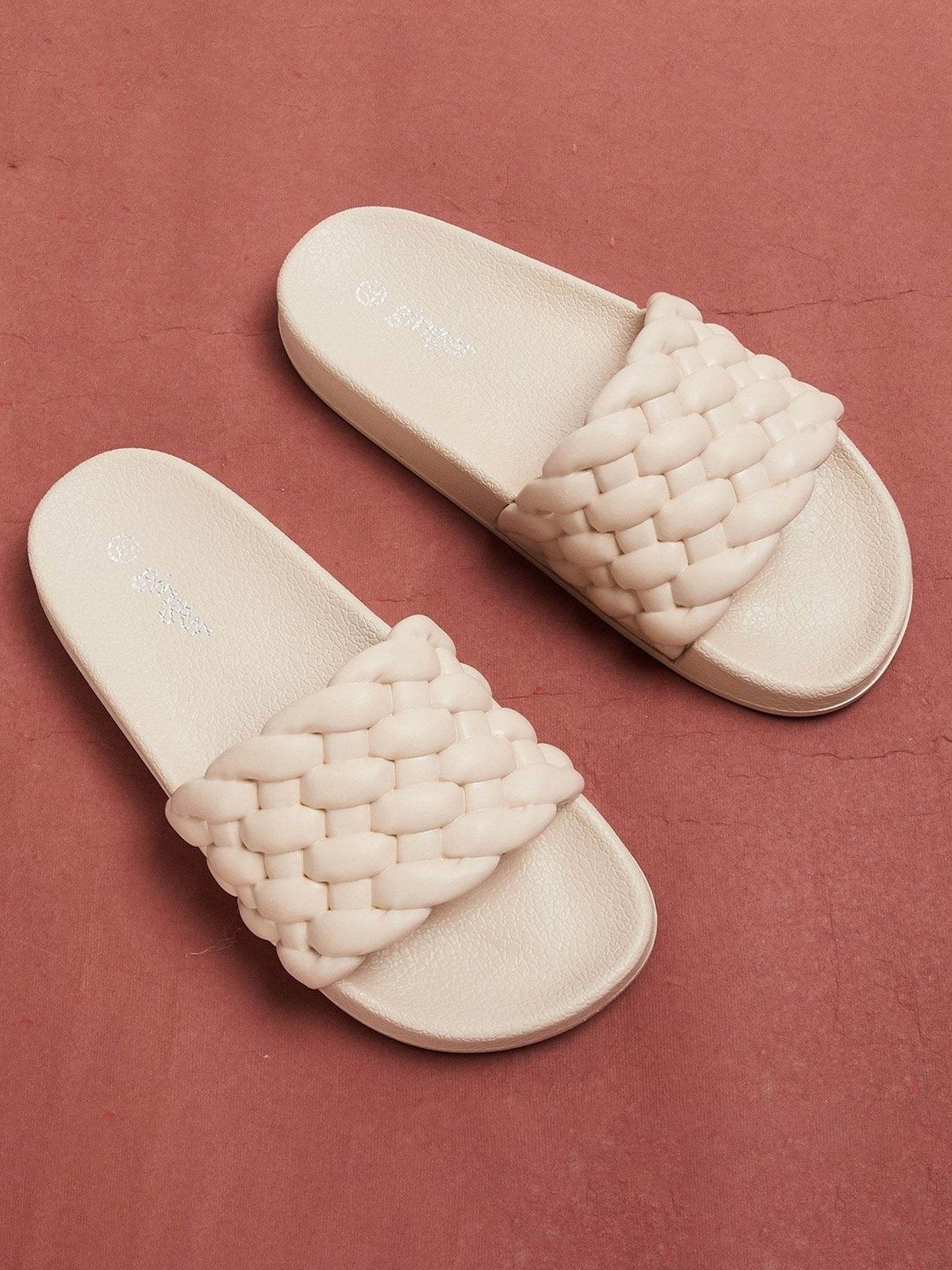 Womens best sale beige slides