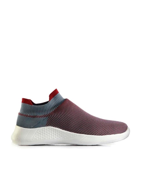 ID Men's Maroon Walking Shoes