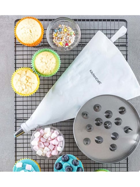 Share 154+ cake baking tools online latest in.eteachers